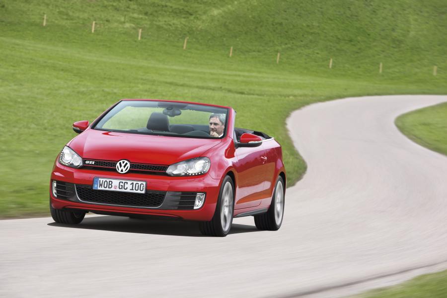  Volkswagen Golf GTi Cabrio 2012 года  (фото 36 из 61)